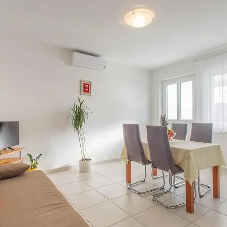 Awesome In With House Sea View Apartment Novi Vinodolski