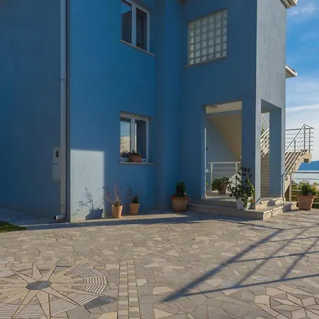 Awesome In With House Sea View *