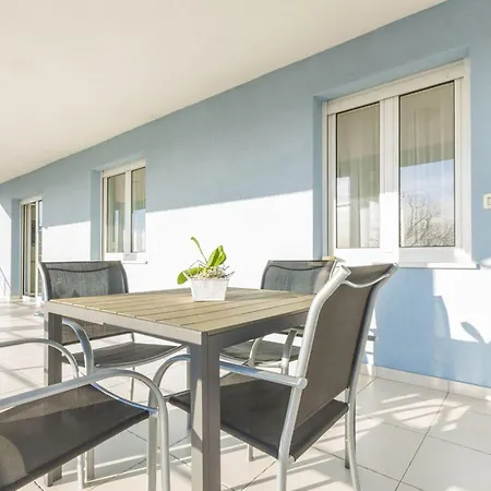 Awesome In With House Sea View Apartment